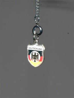 Pendant with coat of arms, smooth surface. 