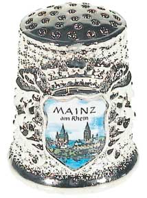 Metal thimble with coat of arms. Size large. 12 Pcs. 